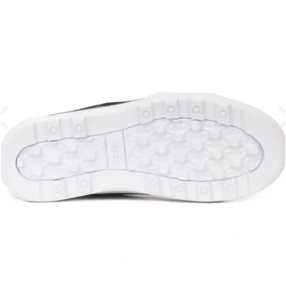 Vans WMNS Sentry Sk8-Hi
Black/White
VN0A5KY5BA2
Sneakers - Picture 6 of 16